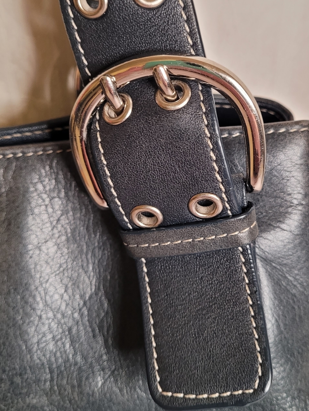 Clarks Small Leather Handbag Tote - Picture 3 of 11